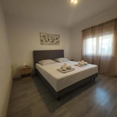 In With Large Outside Swimming Pool & Hot Tub For 14 People Vila Podstrana