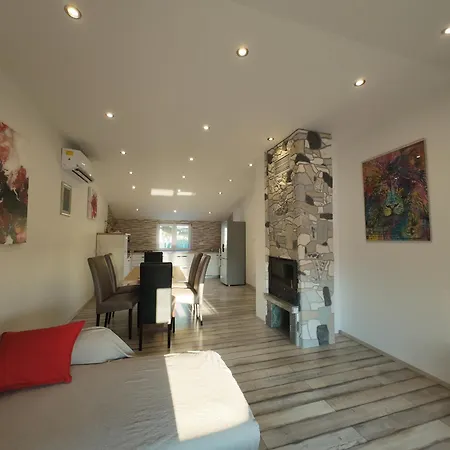In With Large Outside Swimming Pool & Hot Tub For 14 People Vila Podstrana